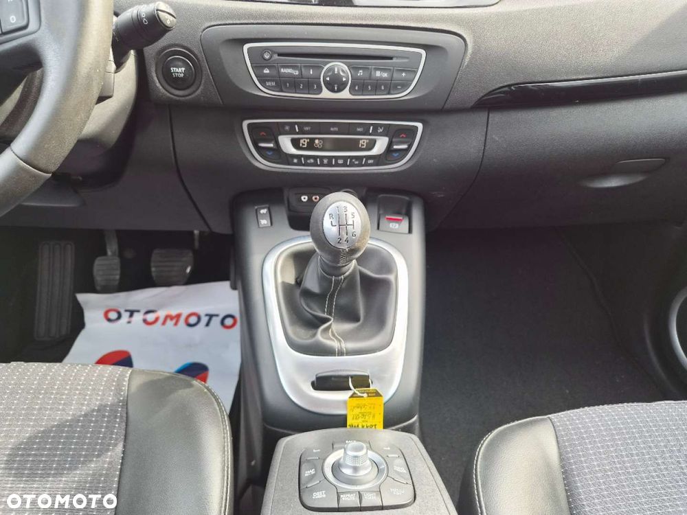 Renault Grand Scenic - 28