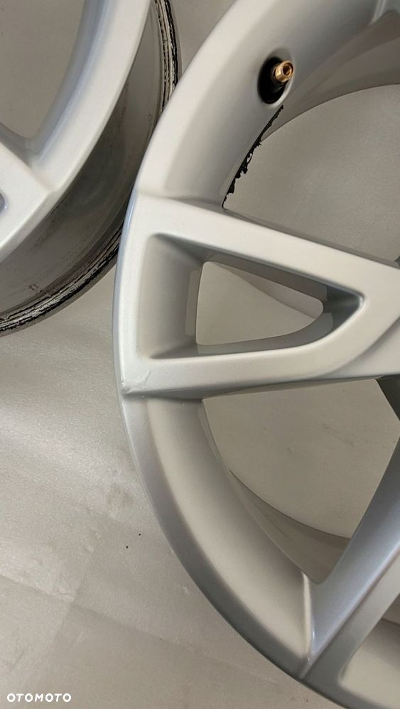 FELGI AUDI Q3 8U0 6,5X17 17 ET33 5X112 - 9