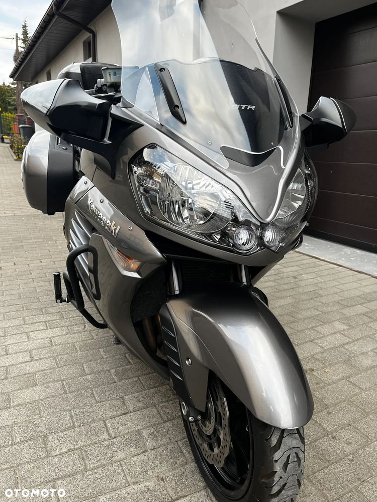 Kawasaki GTR - 8