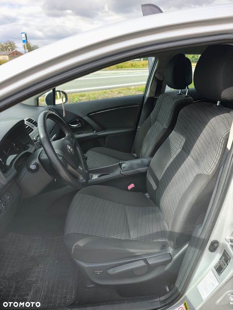 Toyota Avensis - 29