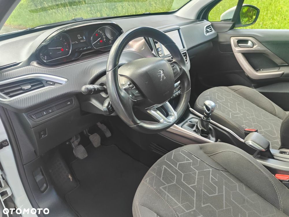 Peugeot 2008 - 13