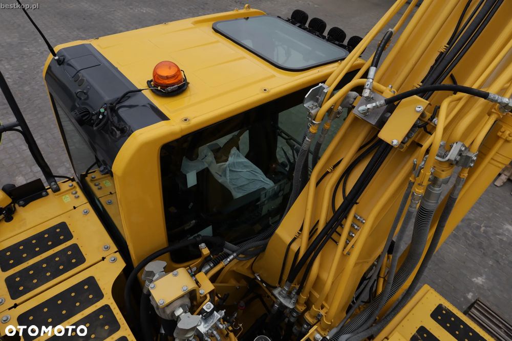 Komatsu PC210LC-11 - 26