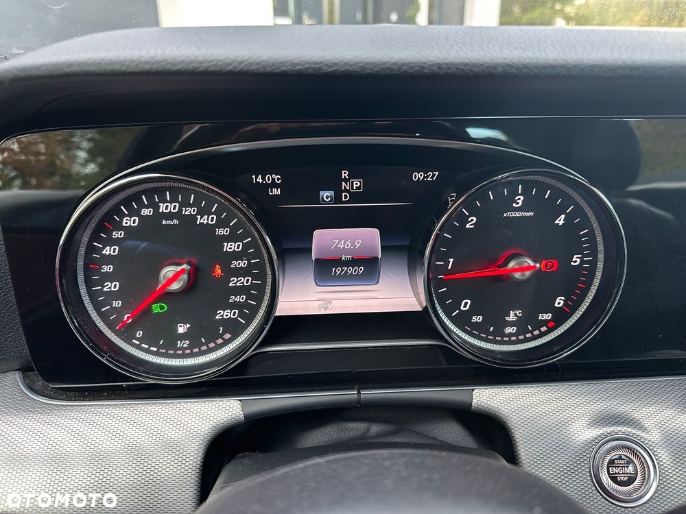 Mercedes-Benz Klasa E 200 d 9G-TRONIC - 35