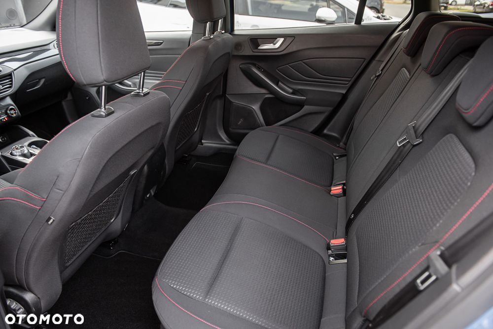 Ford Focus 1.5 EcoBlue Start-Stopp-System ST-LINE - 31
