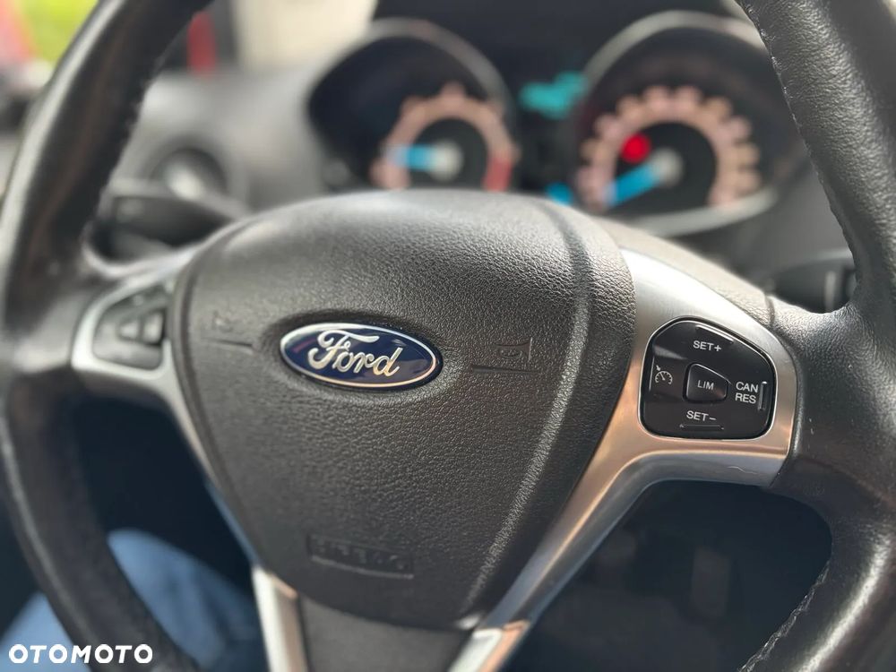 Ford Tourneo Courier - 15