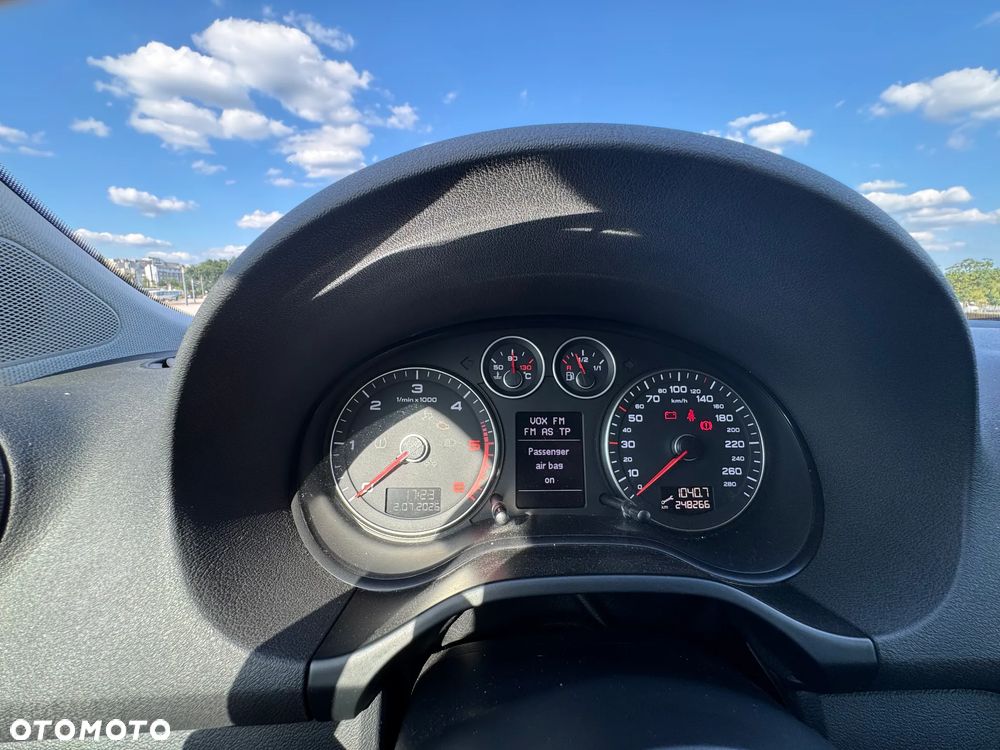 Audi A3 3-drzwiowe 1.6 TDI DPF Ambiente - 9
