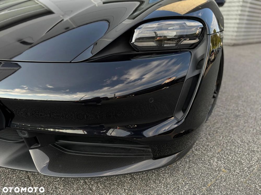 Porsche Taycan - 12