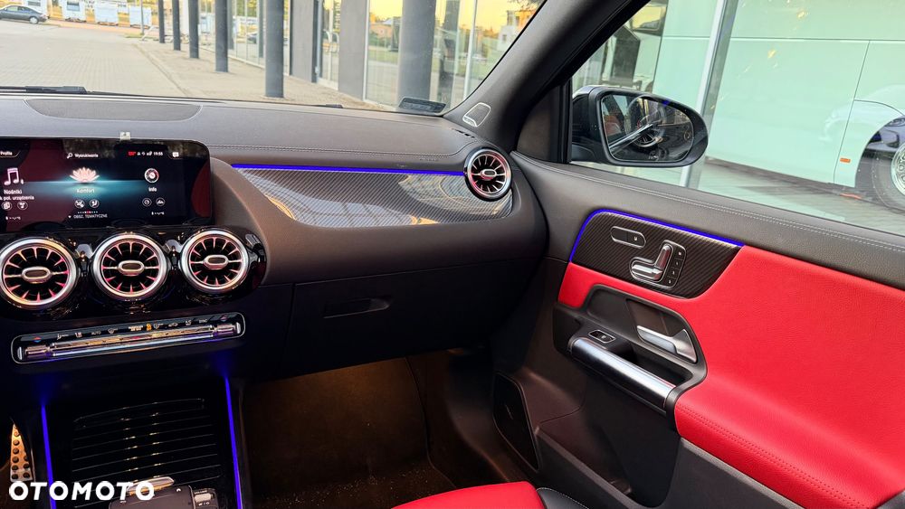 Mercedes-Benz GLA 200 d AMG Line - 14