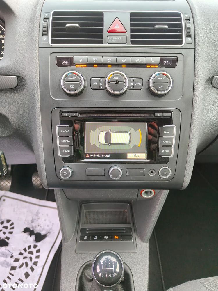 Volkswagen Touran 1.6 TDI DPF BlueMotion Technology Life - 14