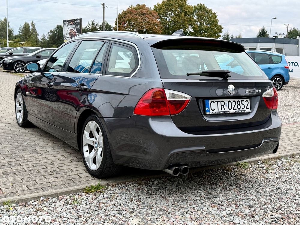 BMW Seria 3 330xd DPF Touring - 13