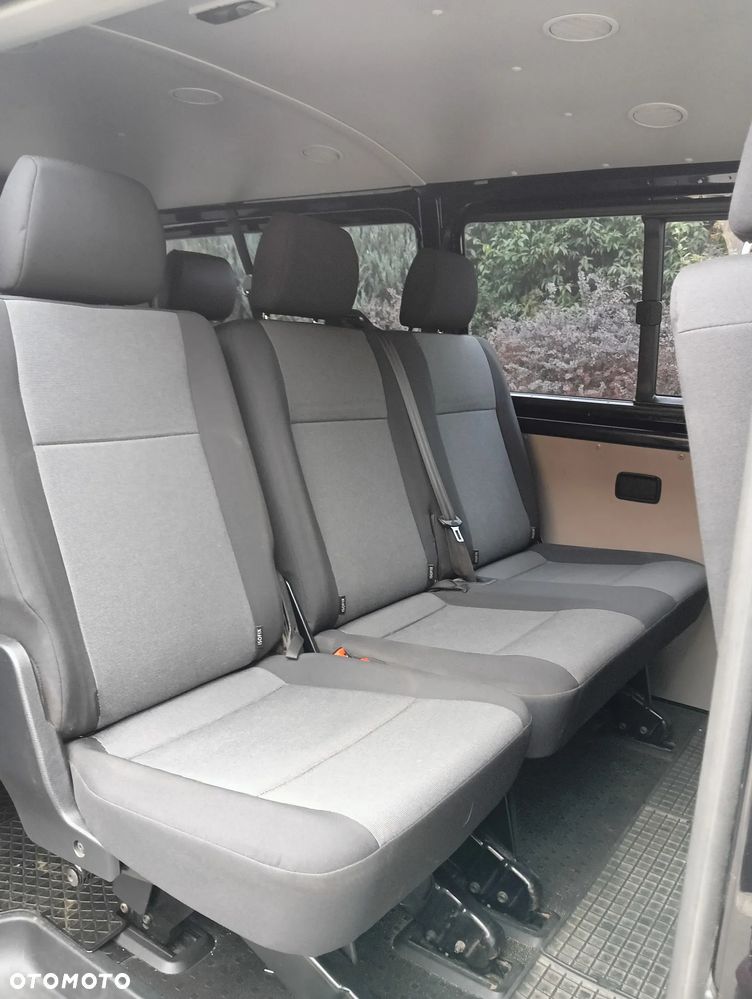 Volkswagen Transporter - 12
