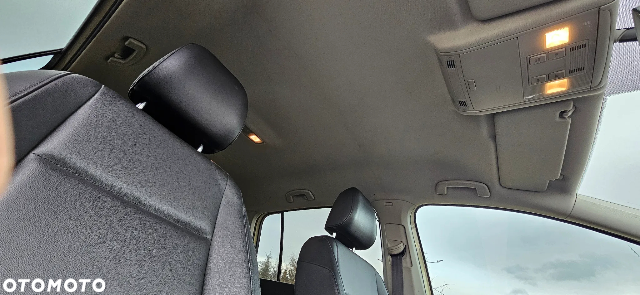 Volkswagen Touran 2.0 TDI SCR DSG UNITED - 22