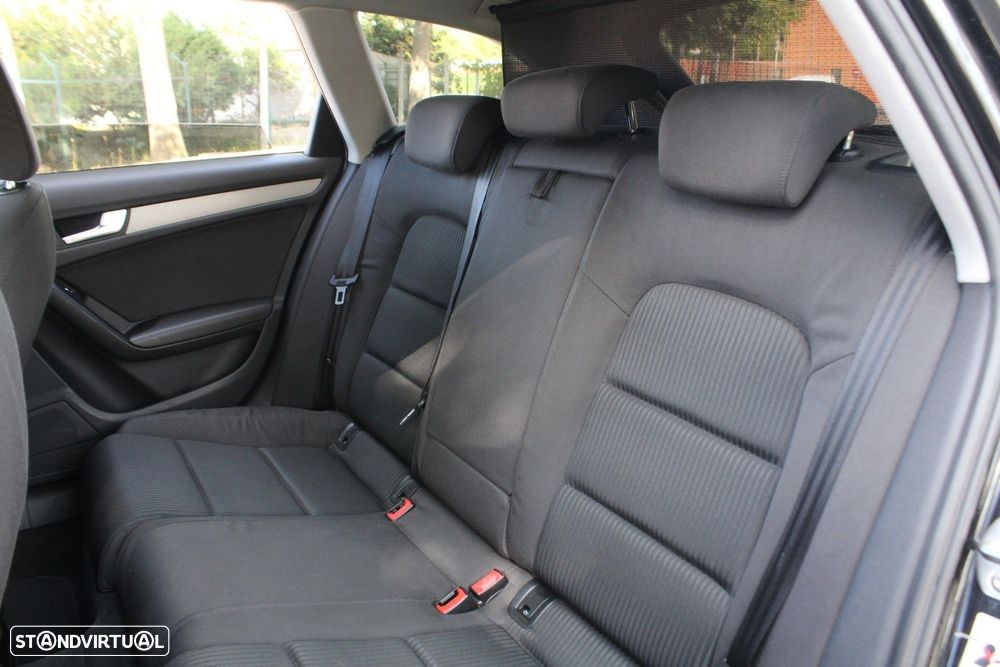 Audi A4 Avant 2.0 TDI Business Line - 28