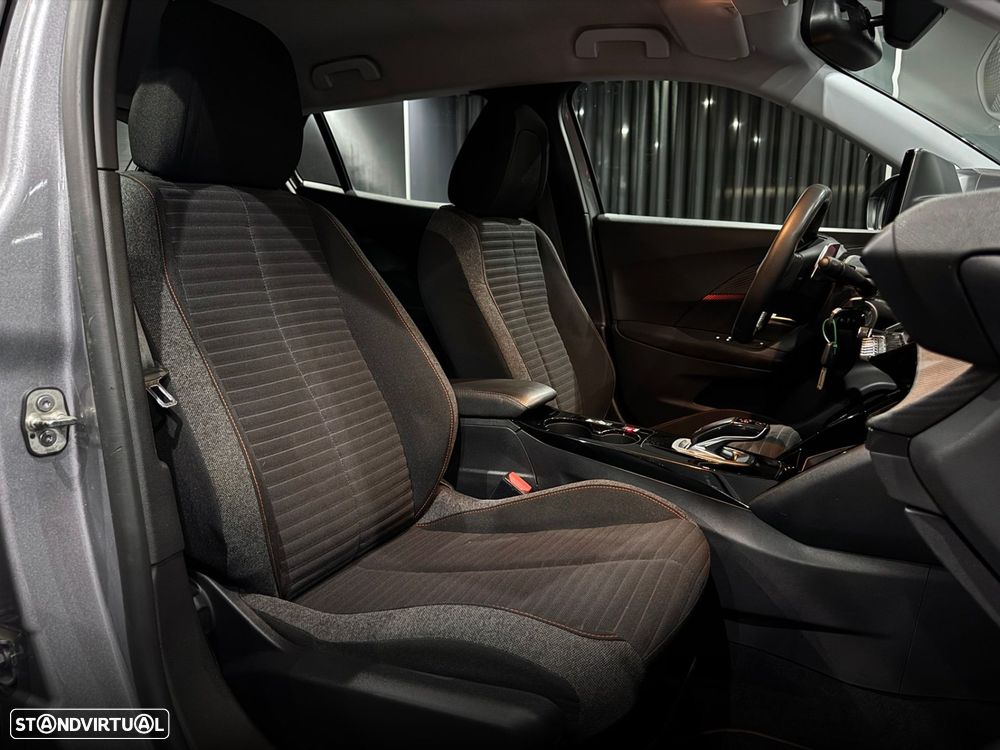 Peugeot 2008 1.2 PureTech Active Pack EAT8 - 24
