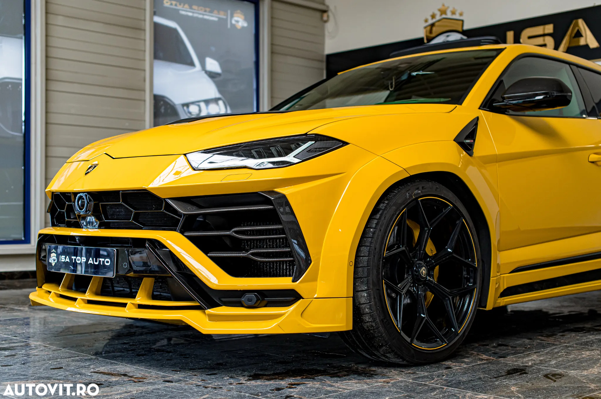 Lamborghini URUS - 25