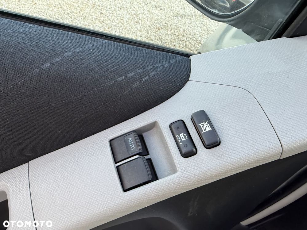 Toyota Yaris 1.3 VVT-i Sol - 17