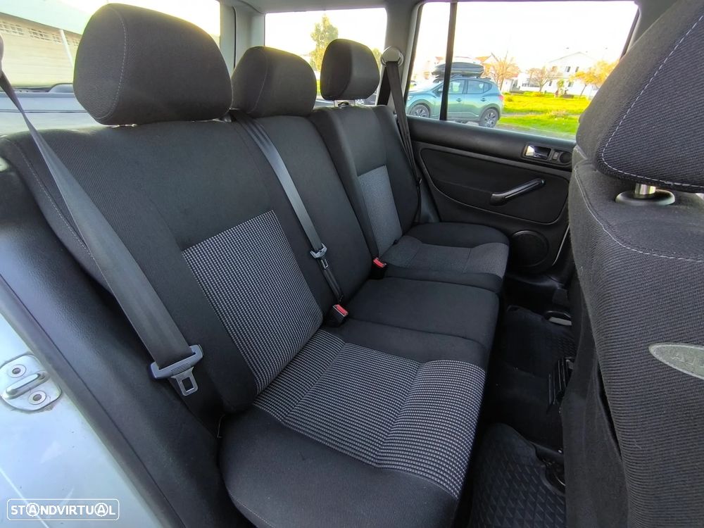 VW Golf Variant 1.9 TDi Highline - 14