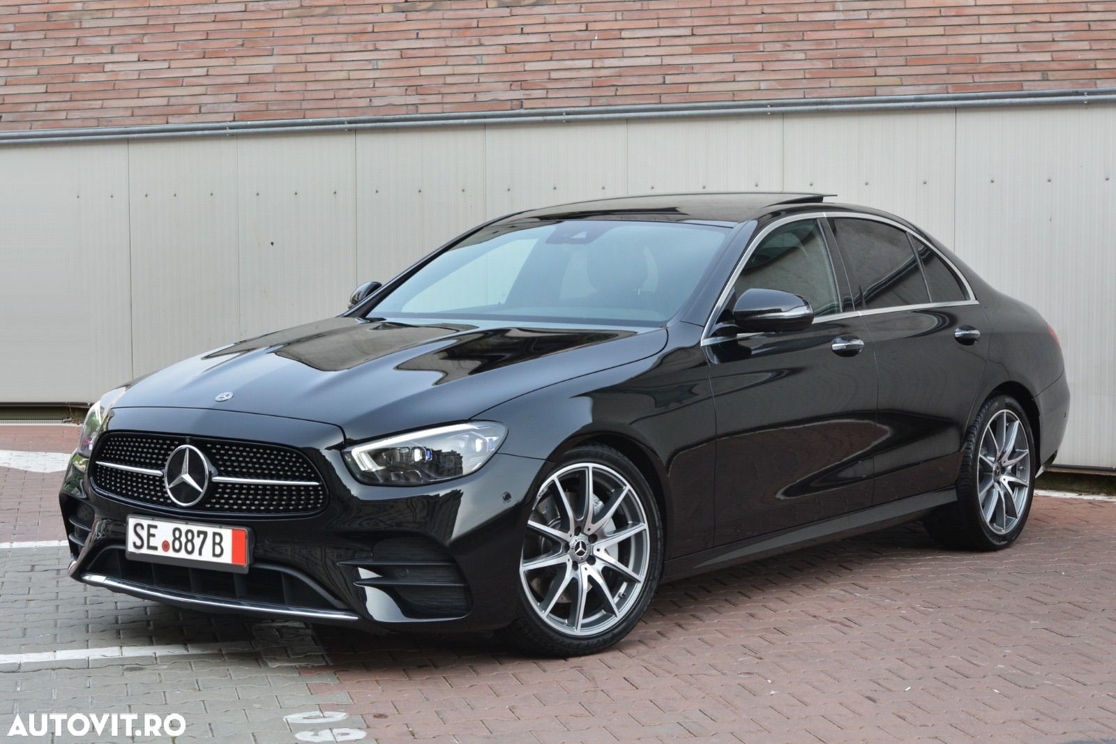 Mercedes-Benz E 220 d 9G-TRONIC AMG Line - 1
