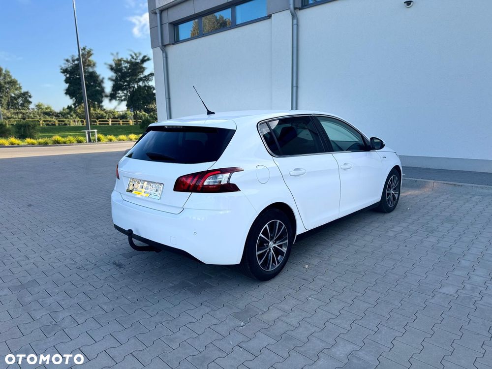 Peugeot 308 1.6 BlueHDi Allure S&S - 16