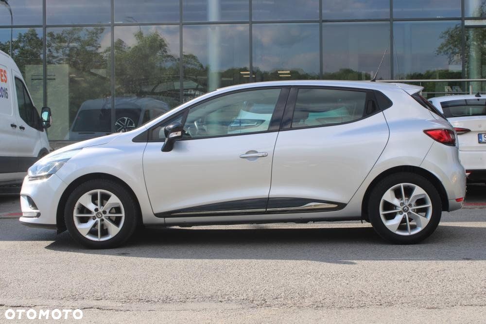 Renault Clio - 8