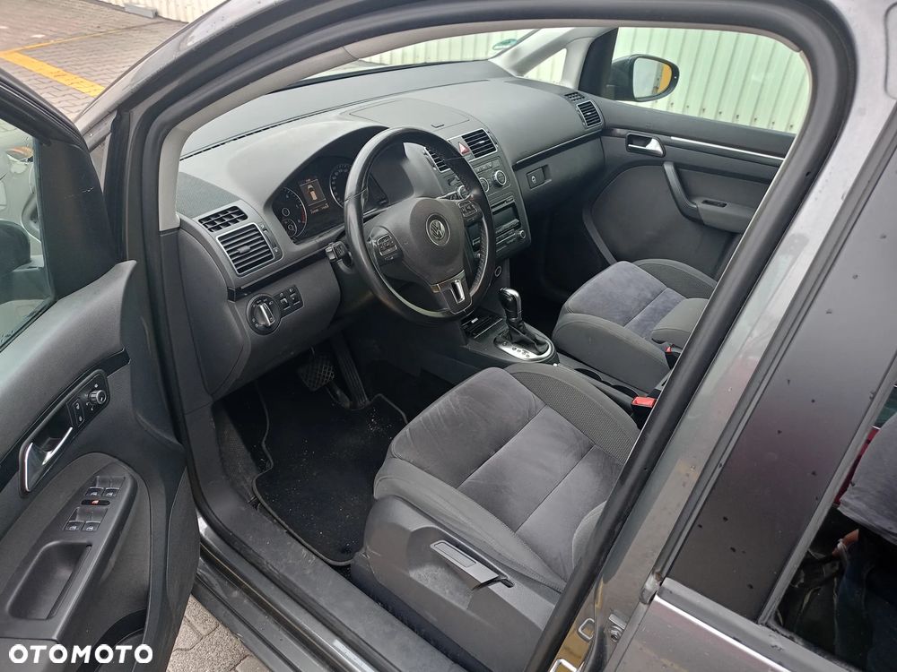 Volkswagen Touran 1.6 TDI DPF Highline DSG - 11