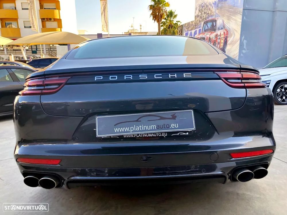 Porsche Panamera 4 E-Hybrid - 4