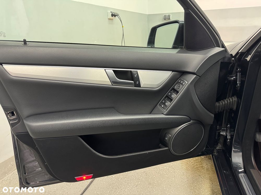 Mercedes-Benz Klasa C 180 Kompressor Automatik Avantgarde - 14