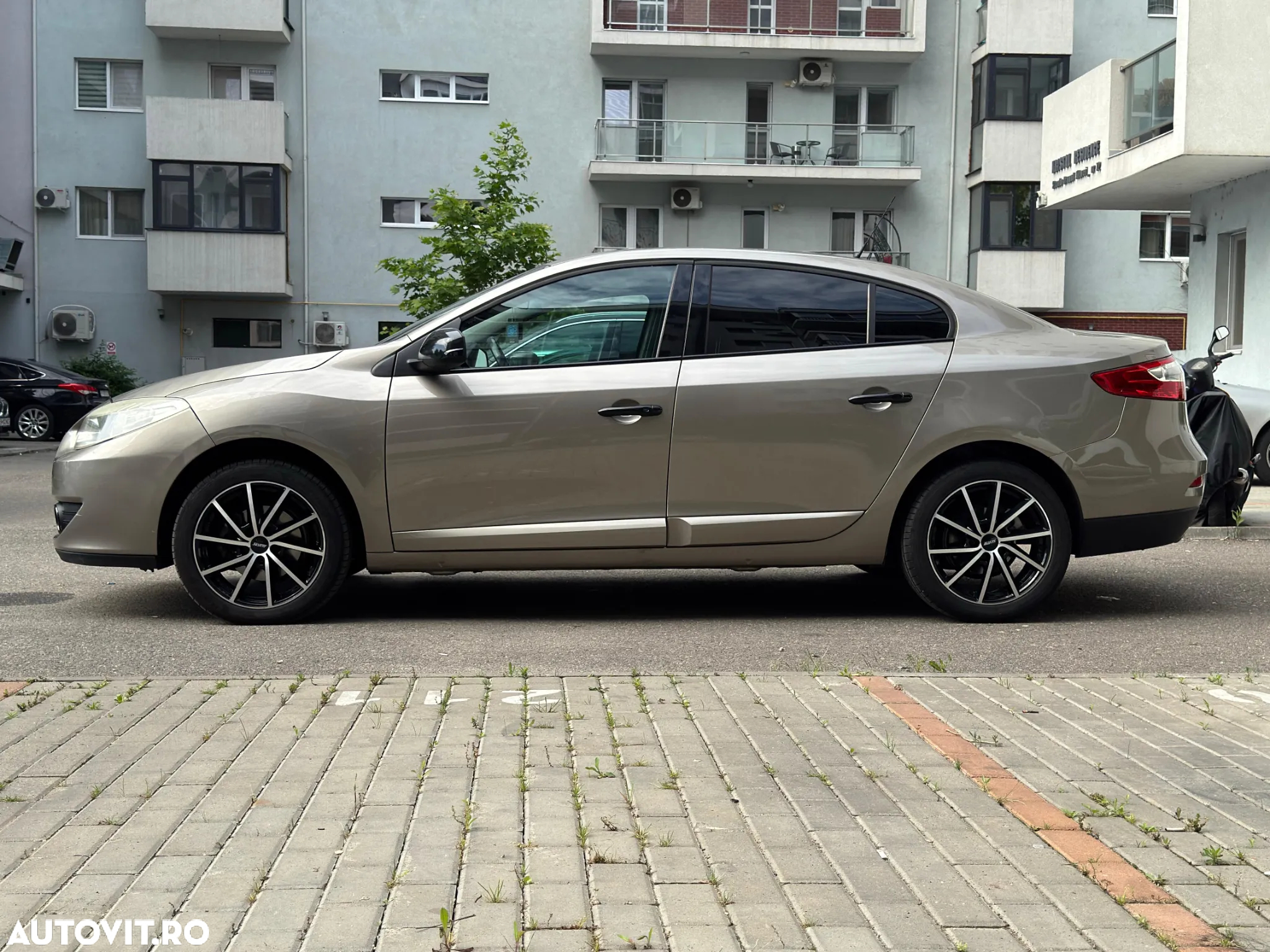 Renault Fluence 1.6 16V Expression - 3