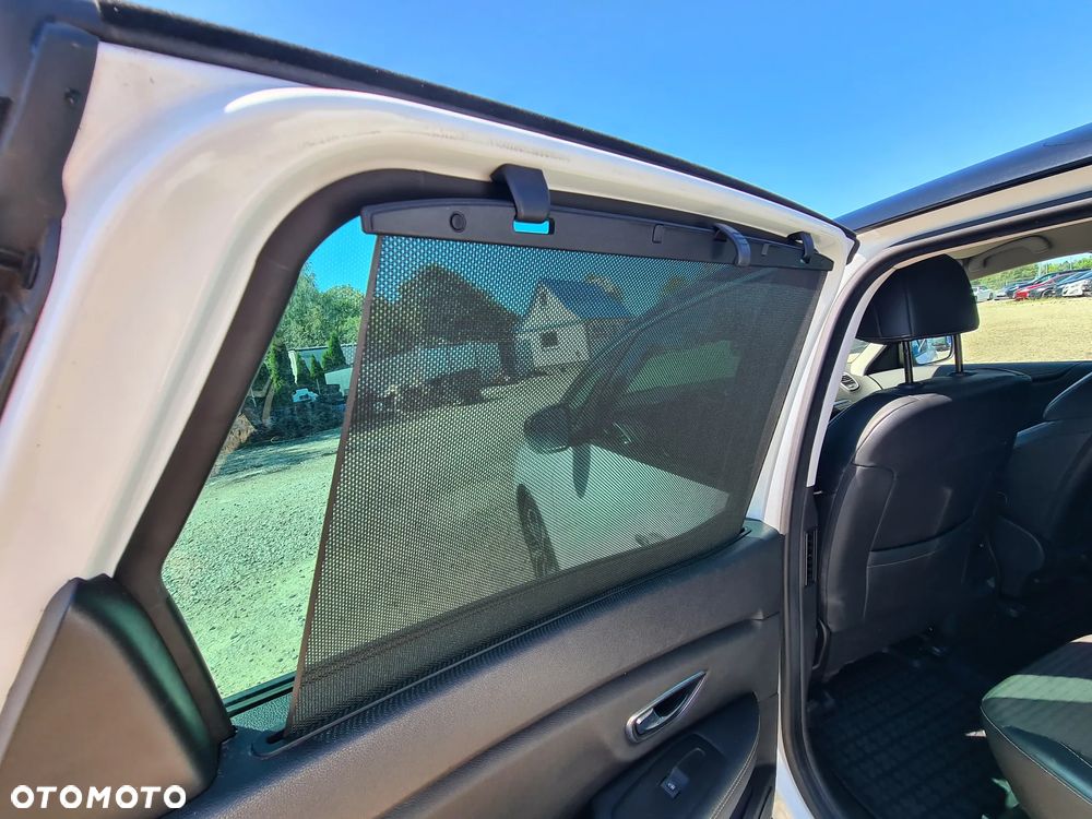 Renault Scenic BLUE dCi 120 EDC LIMITED - 32