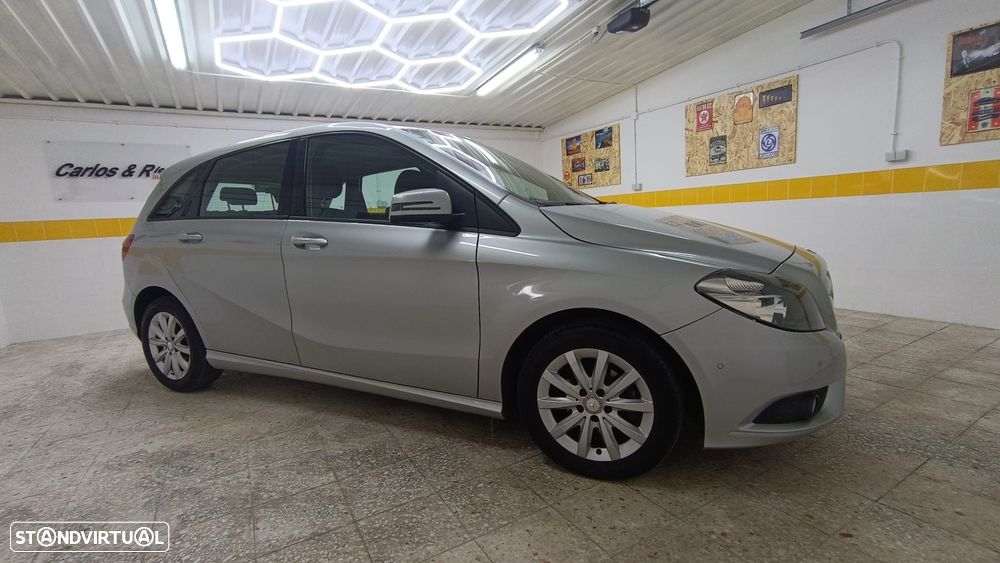 Mercedes-Benz B 180 - 9