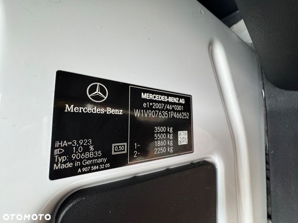 Mercedes-Benz Sprinter - 11