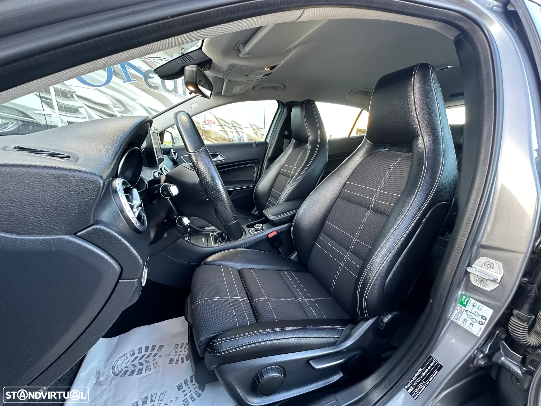 Mercedes-Benz GLA 180 d Urban - 18