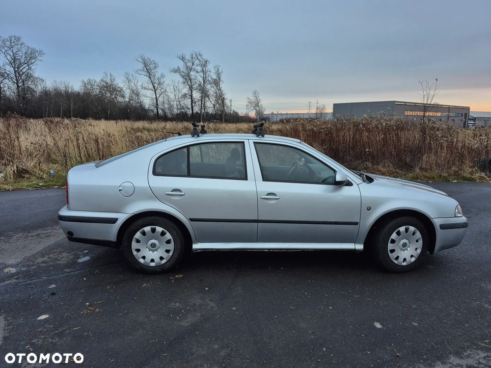 Skoda Octavia 1.6 Tour - 6