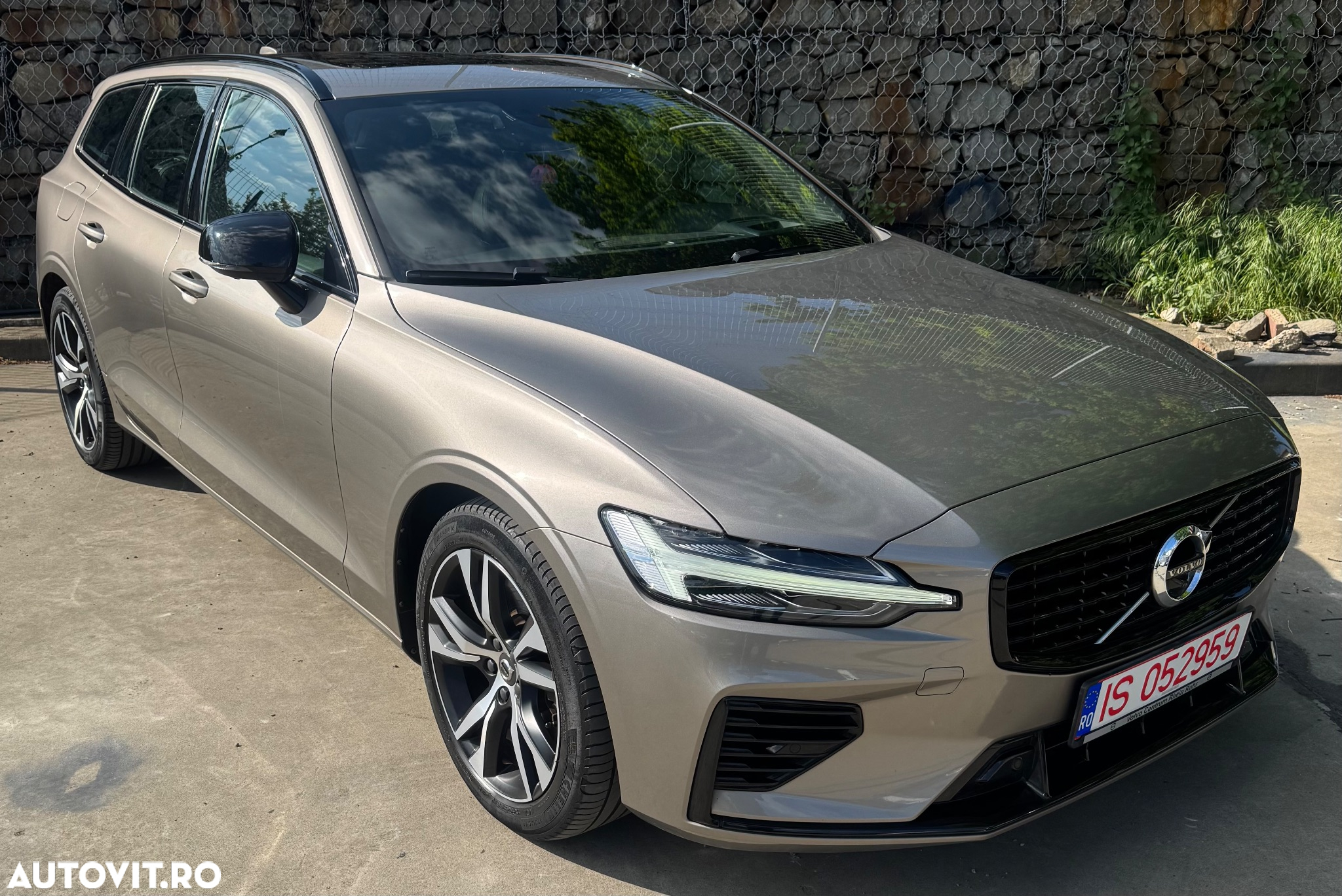 Volvo V60 T6 AWD Recharge Geartronic RDesign Expression - 2