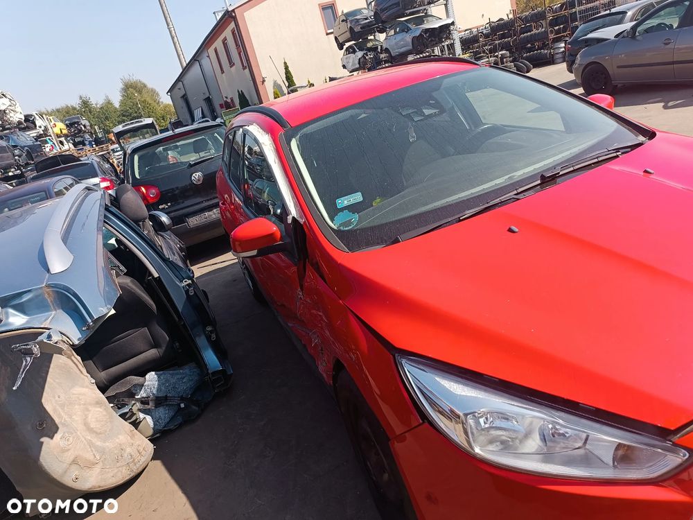 Ford focus MK3 lift kombi z silnikiem 1.0 ecoboost i skrzynia manualna 6 biegów - 4