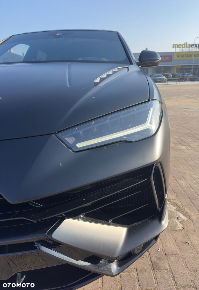 Lamborghini Urus - 14