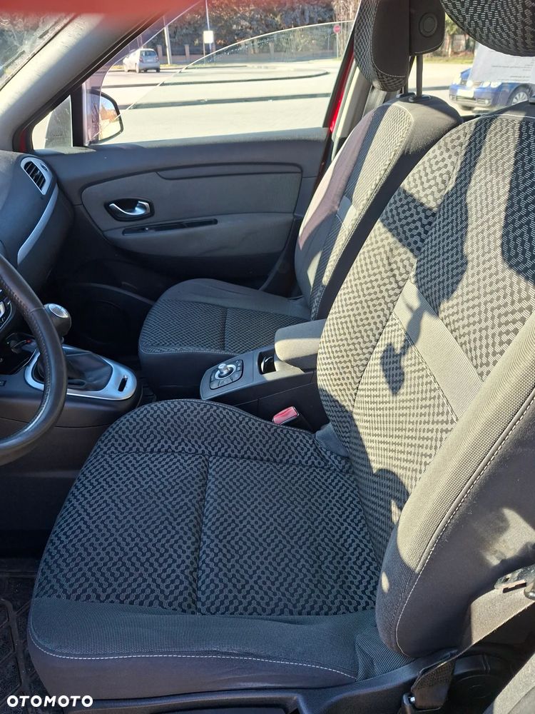 Renault Scenic 1.5dCi TomTom Edition - 9