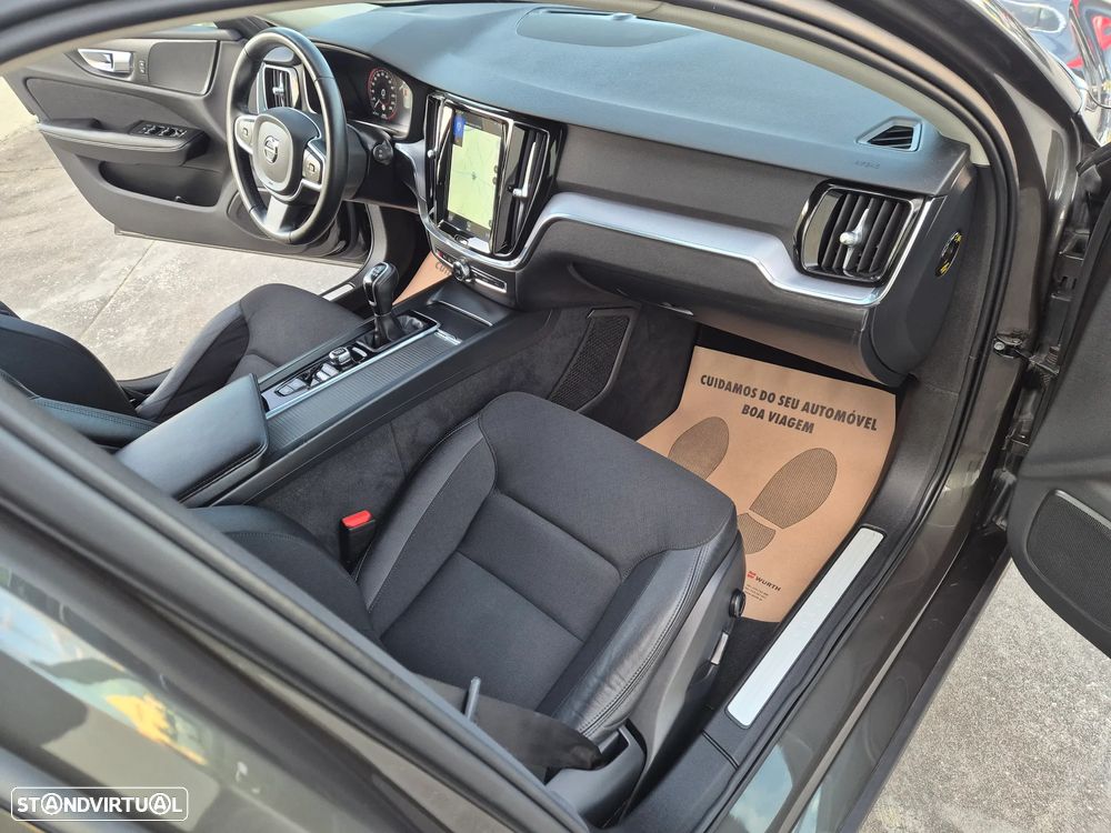 Volvo V60 2.0 D3 Momentum Plus - 7