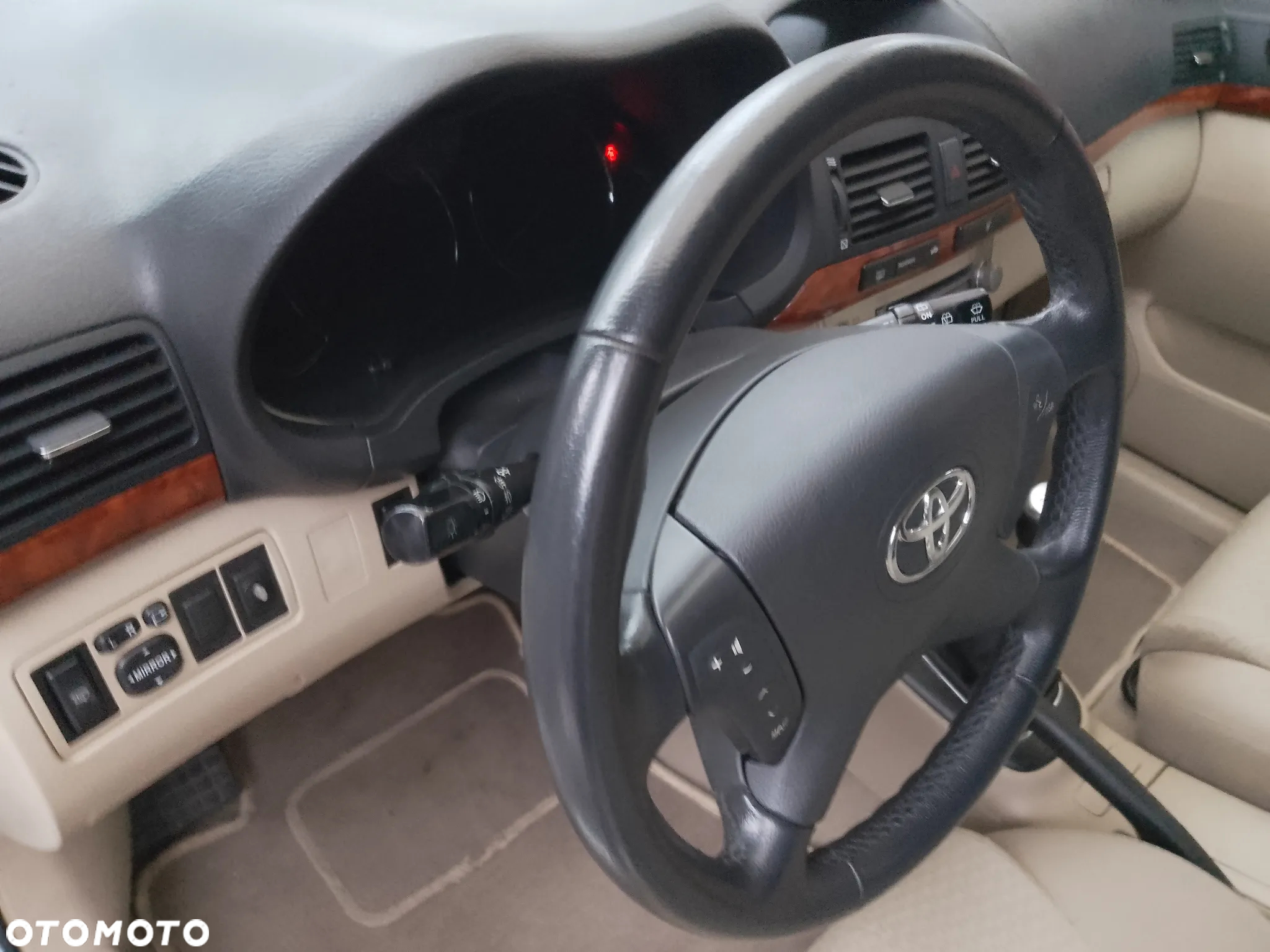 Toyota Avensis - 7