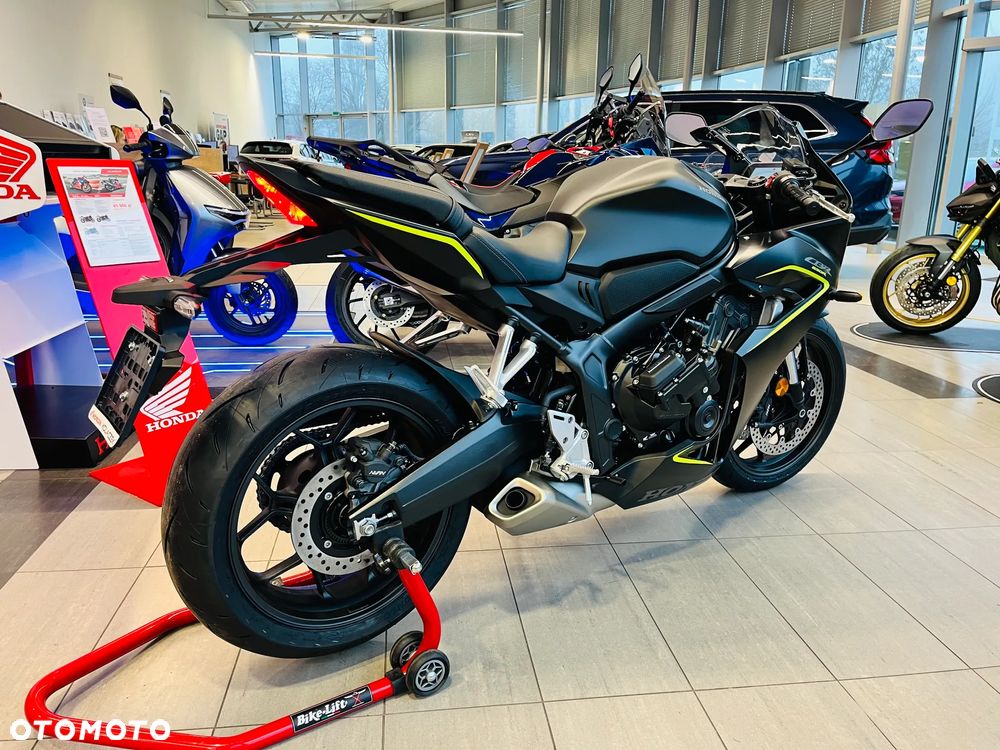 Honda CBR - 3
