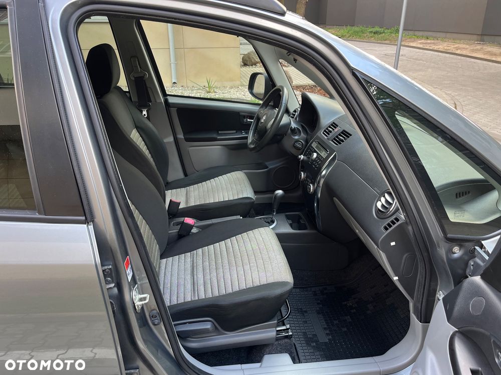 Suzuki SX4 1.6 Premium - 9
