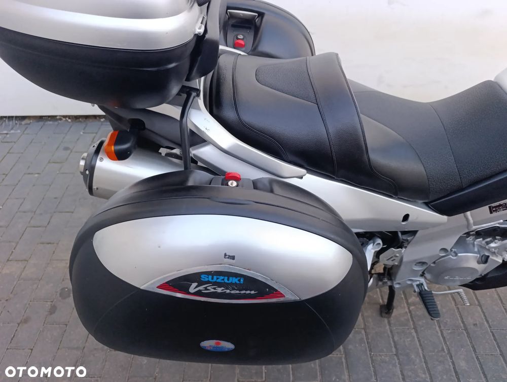 Suzuki V-STROM - 25