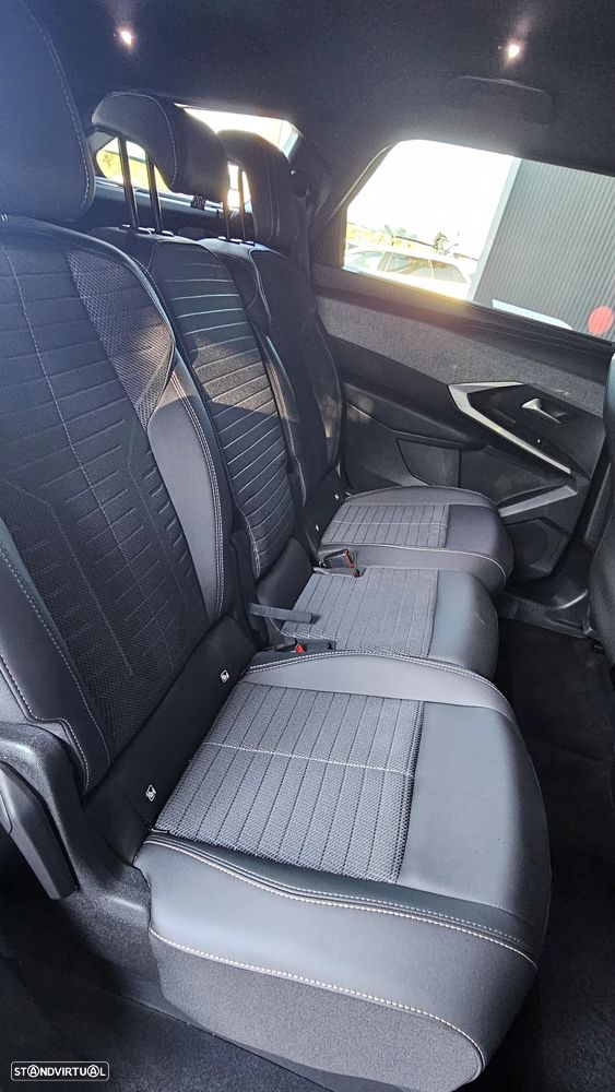 Peugeot 5008 1.2 Hybrid Allure e-DCS6 - 42