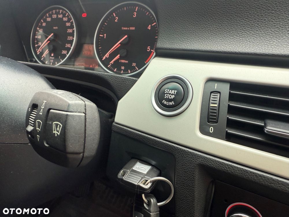 BMW Seria 3 320d - 19