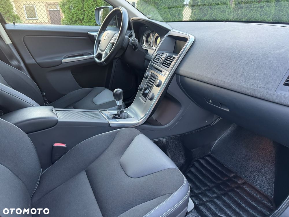 Volvo XC 60 D5 AWD Edition Pro - 6