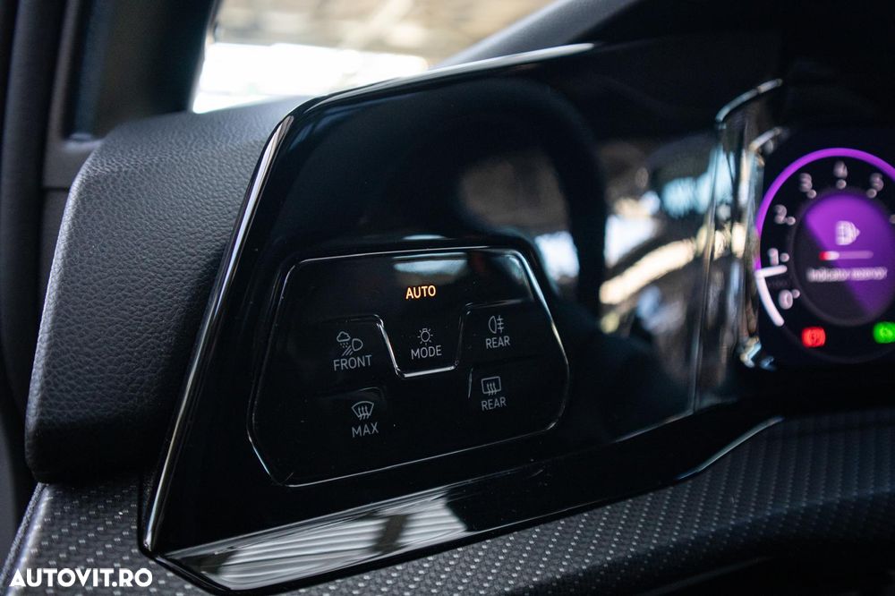 Volkswagen Golf 1.5 eTSI MHEV 150CP DSG R-Line - 14