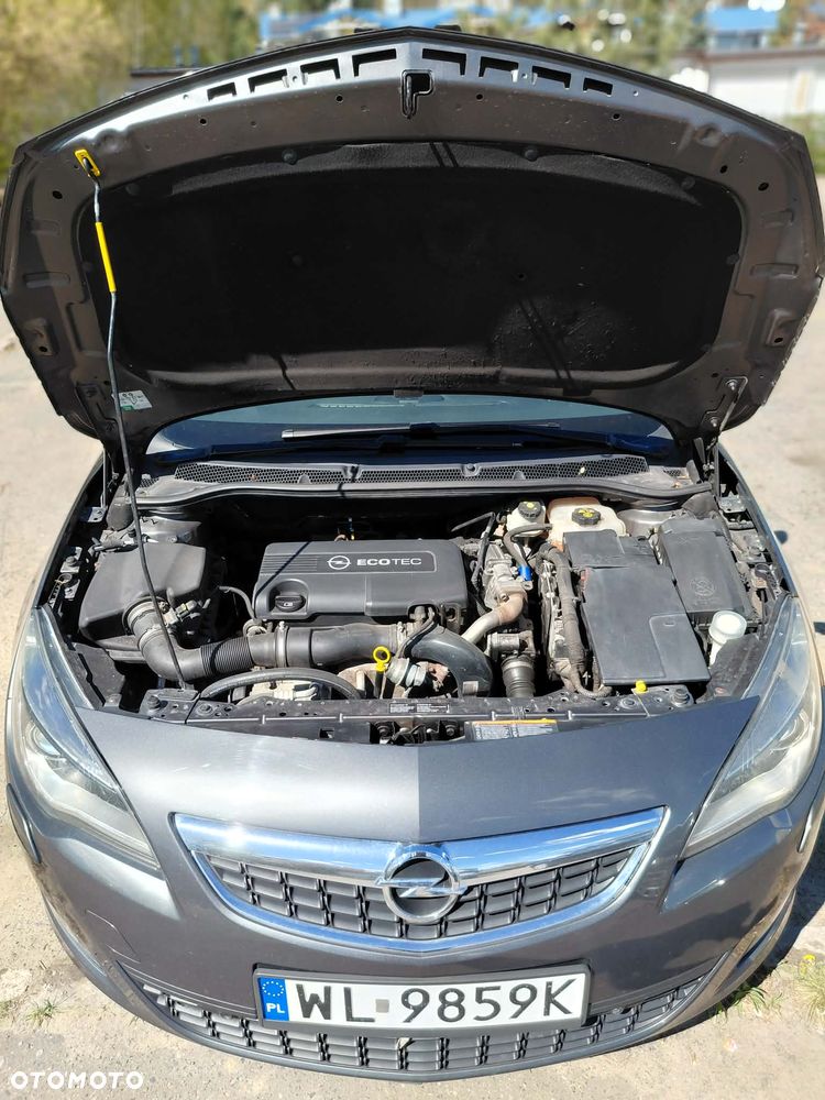 Opel Astra 1.7 CDTI DPF Cosmo - 12