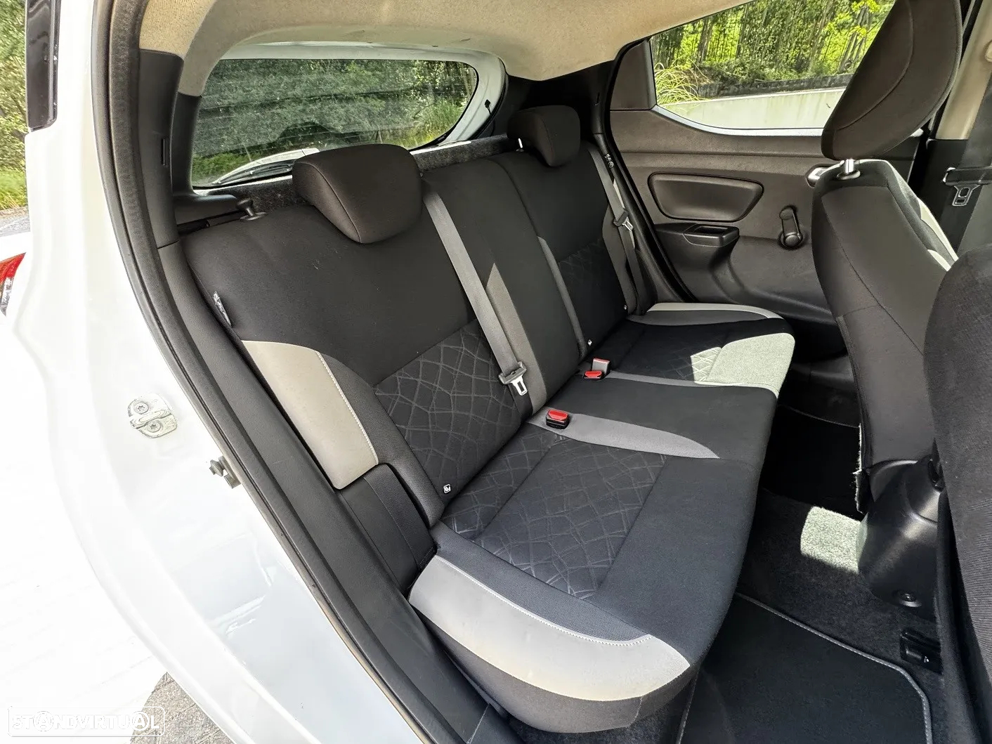 Nissan Micra 1.5 dCi Tekna S/S - 32