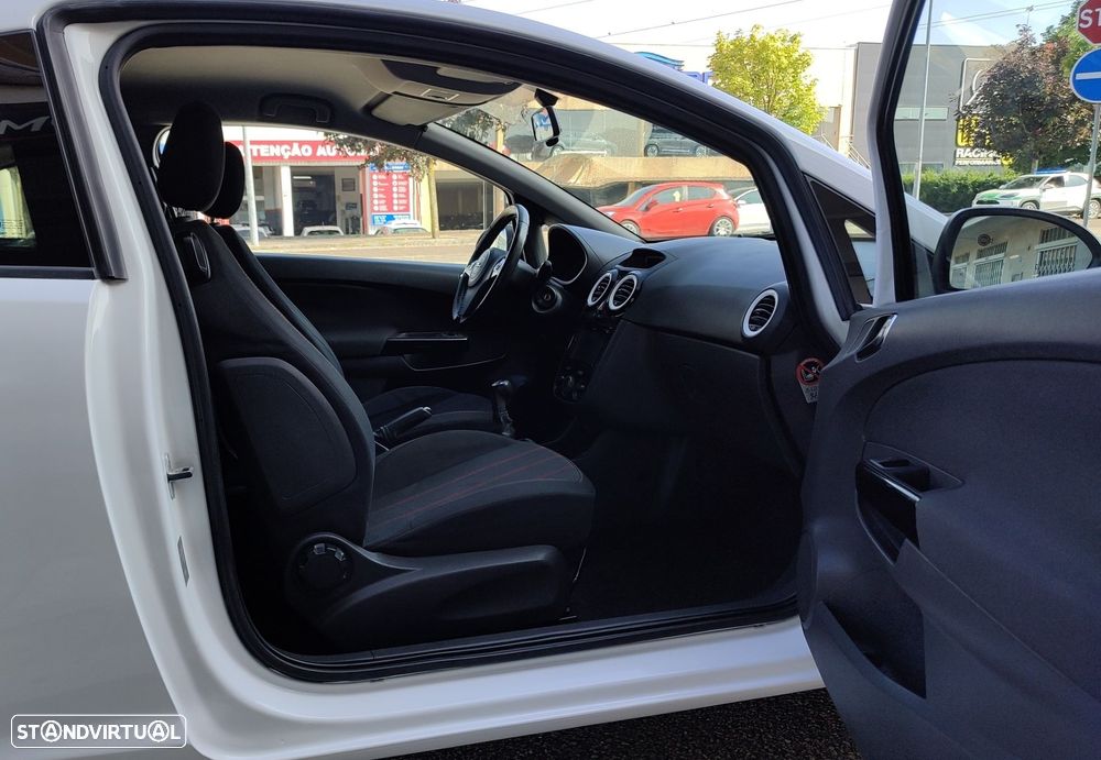 Opel Corsa 1.2 Black Edition - 12