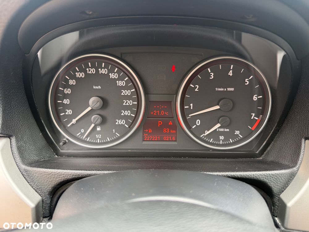 BMW Seria 3 325i - 10